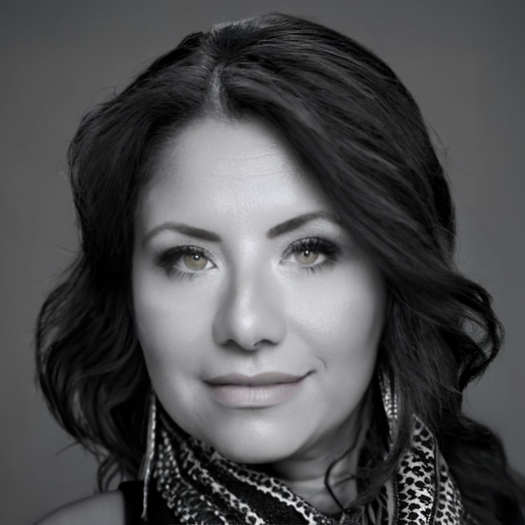 Marcela-Headshot-750x750